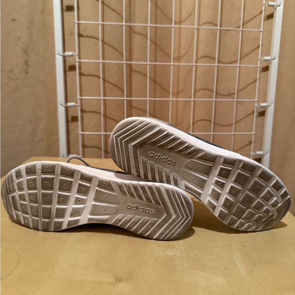 ✨ Adidas Women’s Memory Foam Sneakers – Gray – Size 9 – Like New ✨ - Picture 7 of 7